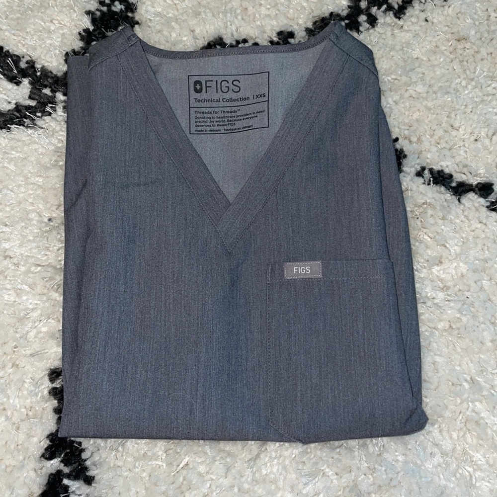 NWT Figs Catarina Scrub Top